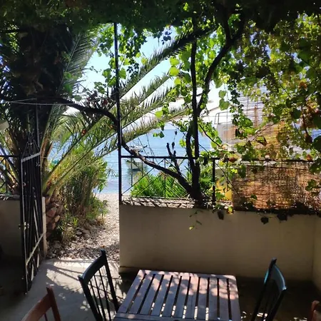 House Gusla Komiza