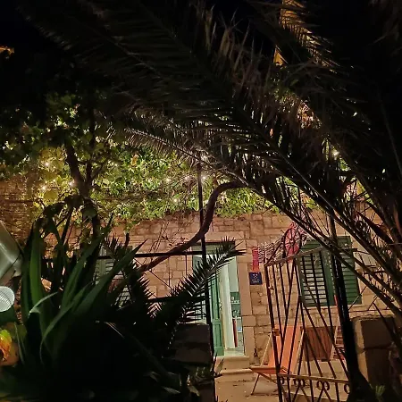 Apartment House Gusla Komiza